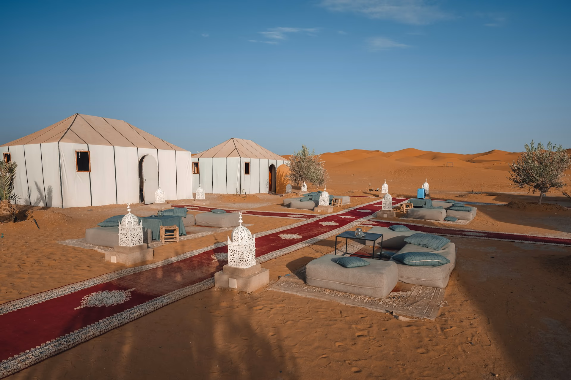 Camp de luxe sous tentes berbères au désert d'Agafay